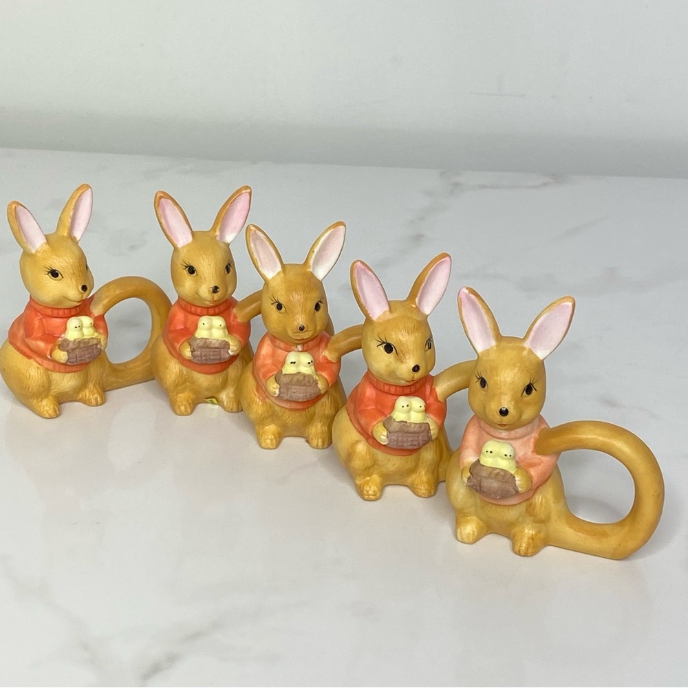 Napkin Ring Holder Bunny Rabbit Vintage Collectible